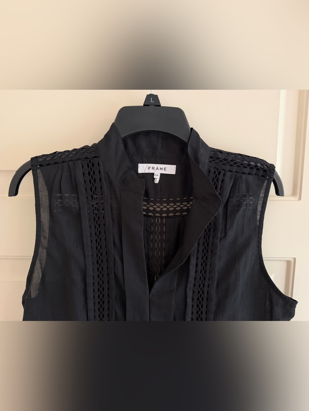 Frame Cali Ramie Lace Tank Blouse in Noir Black - Picture 5 of 9